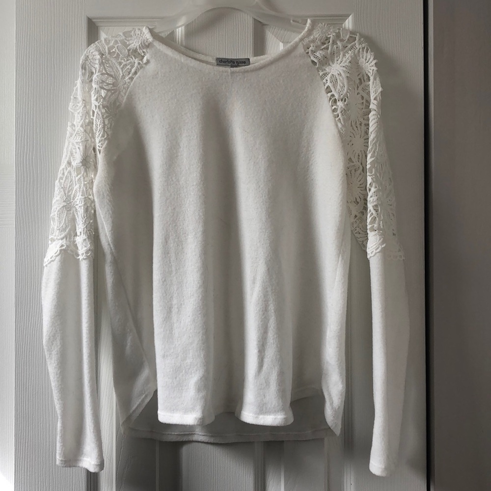 White long sleeved blouse